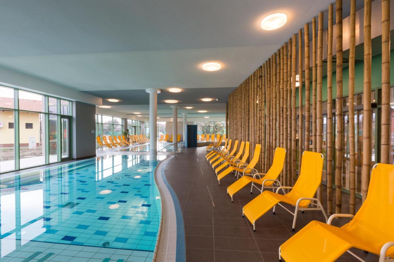Wellness Hotel Thermal Štúrovo Екстериор снимка