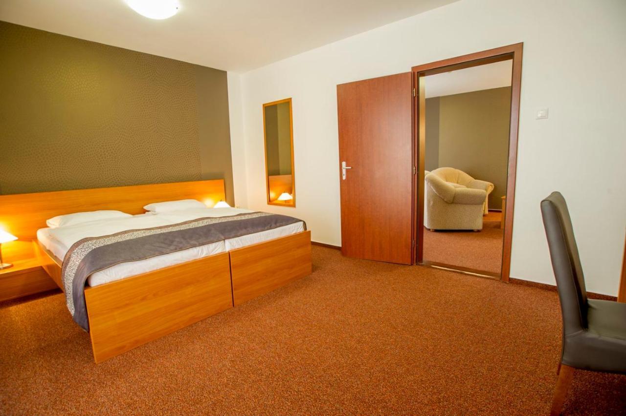 Wellness Hotel Thermal Štúrovo Екстериор снимка
