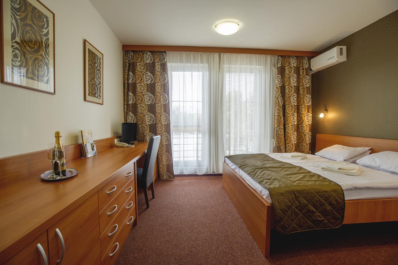 Wellness Hotel Thermal Štúrovo Екстериор снимка