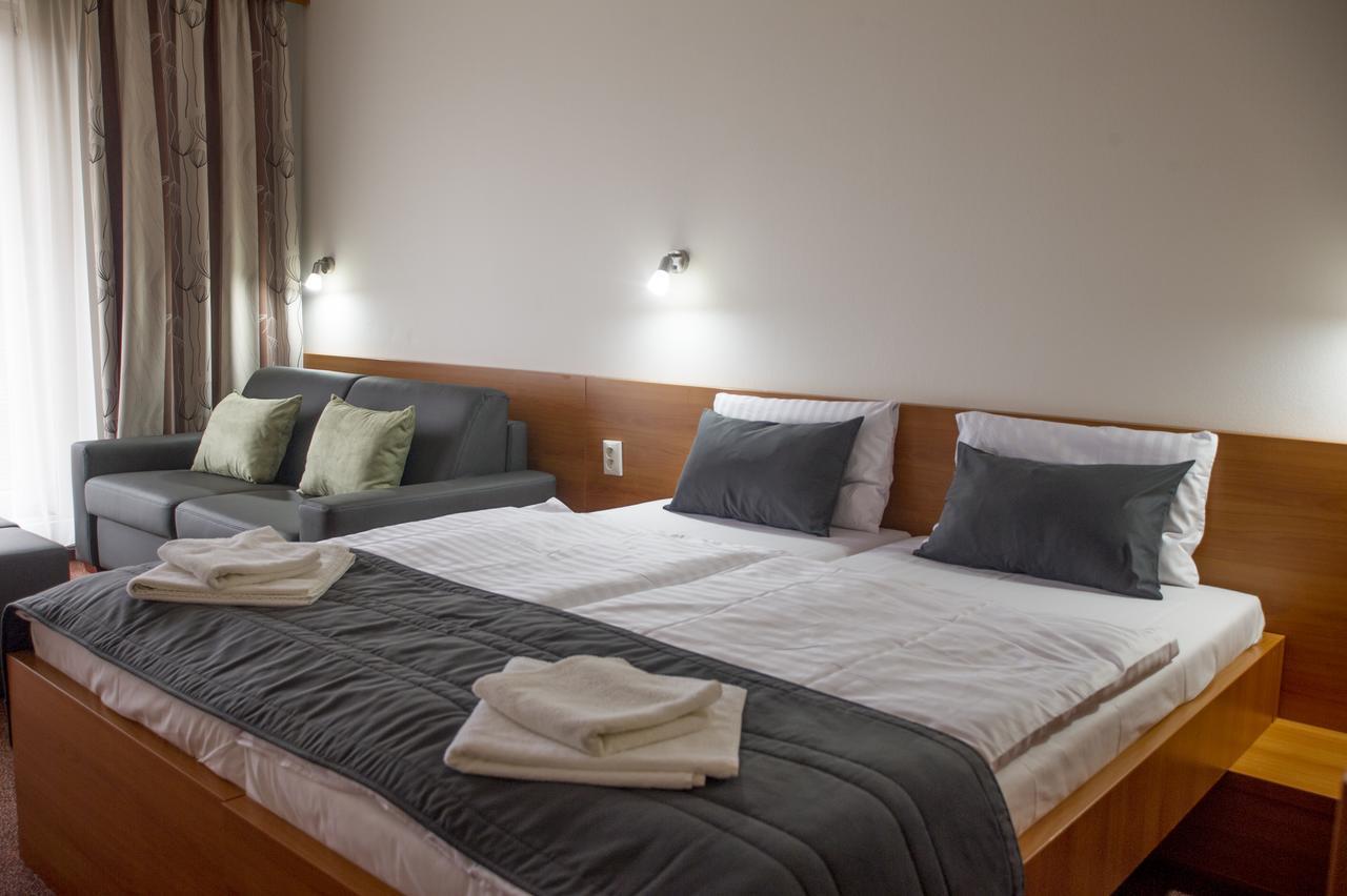 Wellness Hotel Thermal Štúrovo Екстериор снимка