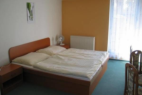 Wellness Hotel Thermal Štúrovo Екстериор снимка